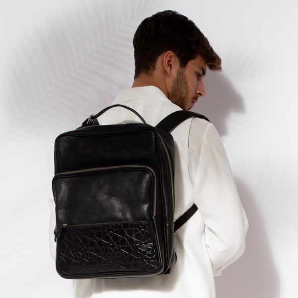 Discover Najima backpack, the leather laptop backpack from Laceria Collection.